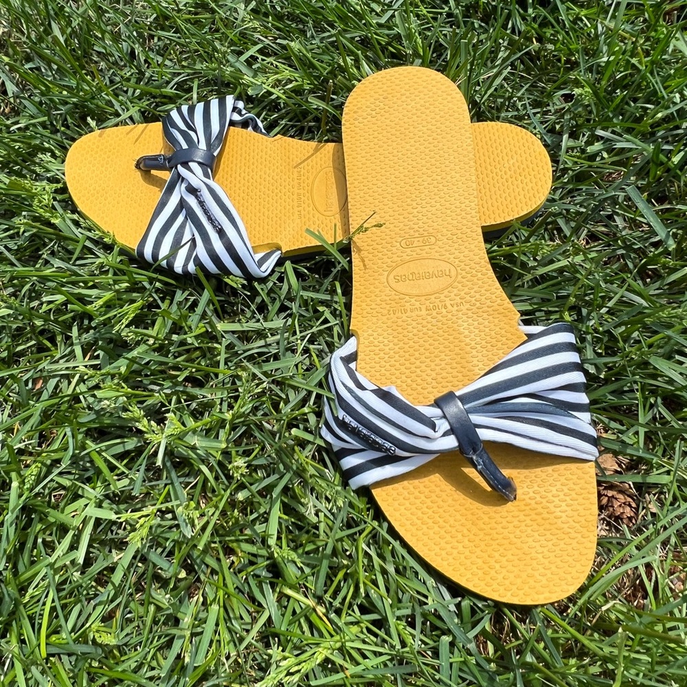 Cute & Comfortable Brand New Women’s Havaianas Sandals. Size 9.